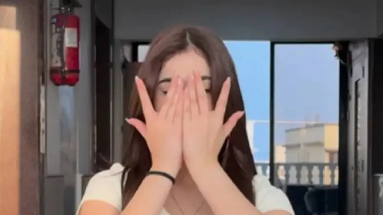 सबसे रईस चाइल्ड एक्ट्रेस, गूगल को भी नहीं पता जिसकी असली उम्र, अब इस वजह से बटोर रही सुर्खियां